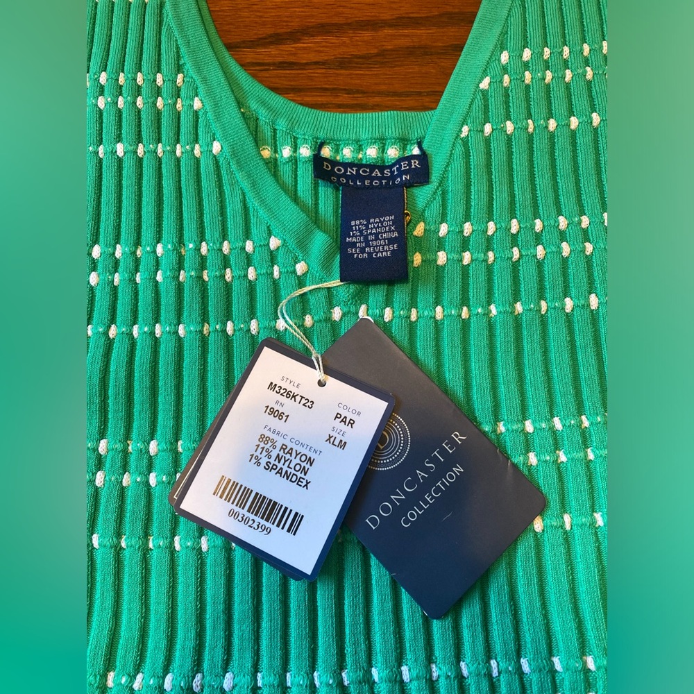 Don Caster Sleeveless Knit Top - Picture 4 of 7